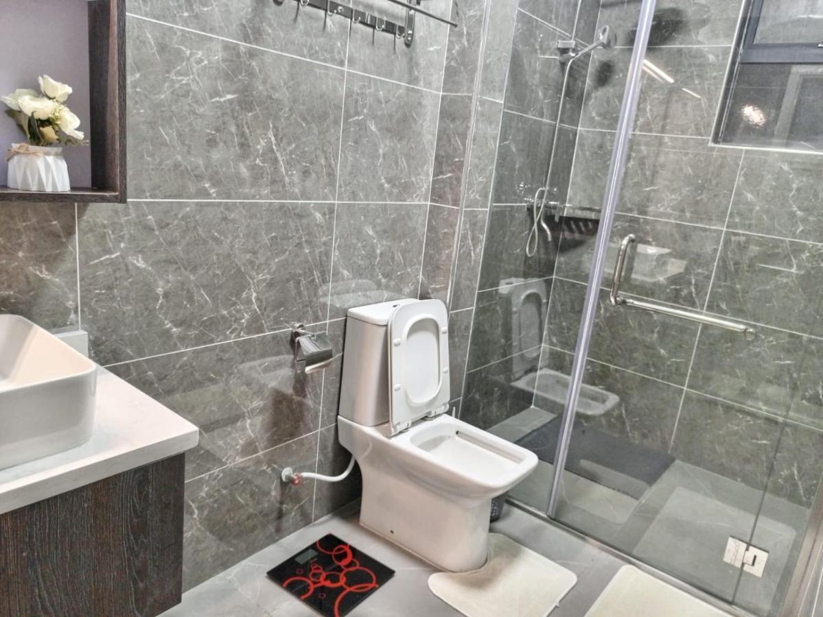 Stayrest Safari Tours New 3 Bedroom Apartments In Kilimani Nairobi With Rooftop Pool Exterior photo