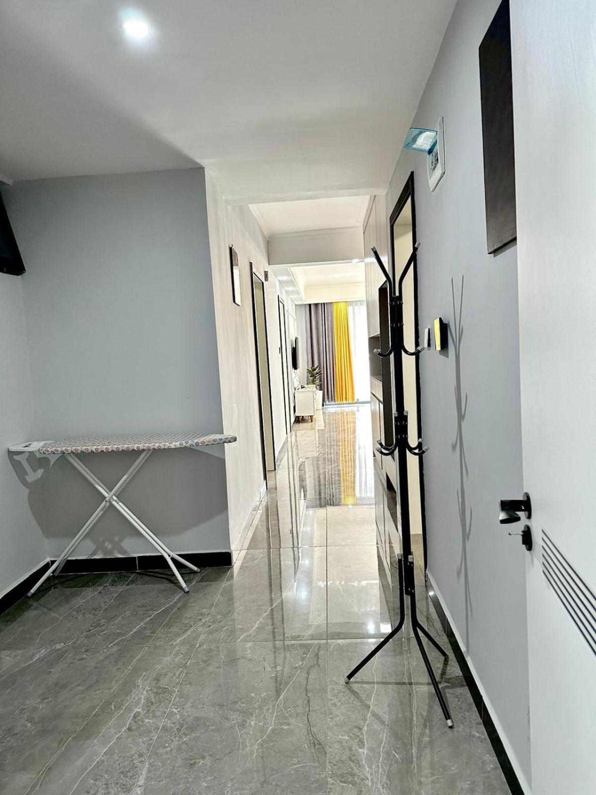 Stayrest Safari Tours New 3 Bedroom Apartments In Kilimani Nairobi With Rooftop Pool Exterior photo