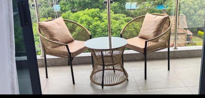 Stayrest Safari Tours New 3 Bedroom Apartments In Kilimani Nairobi With Rooftop Pool Exterior photo